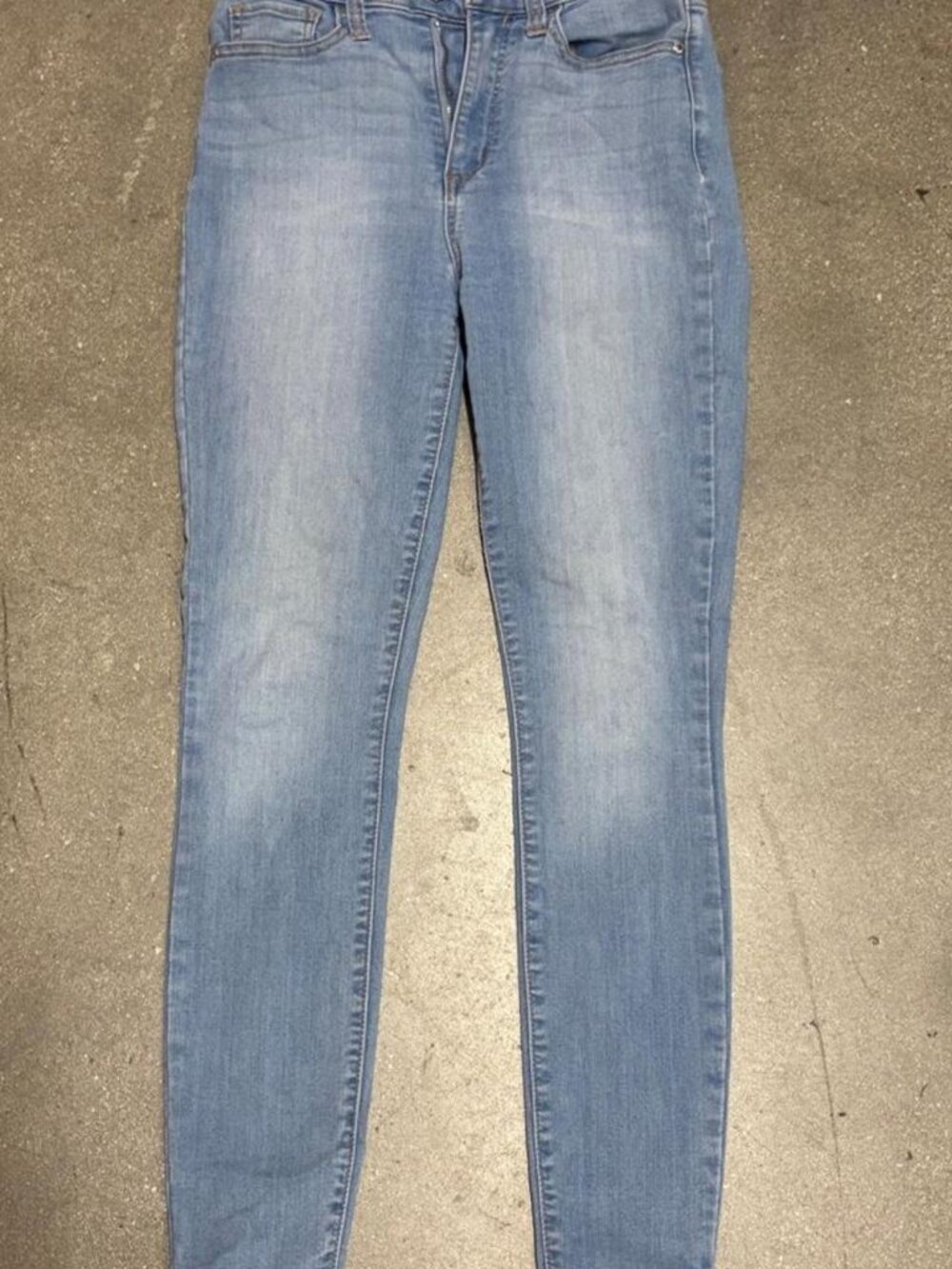 Guess Women's Light Wash Rhinestone Skinny Jeans – Size 26